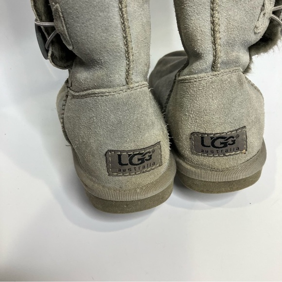 UGG Bailey Button Triplet Women UGG Bailey‎ triple button shearling boots size 7